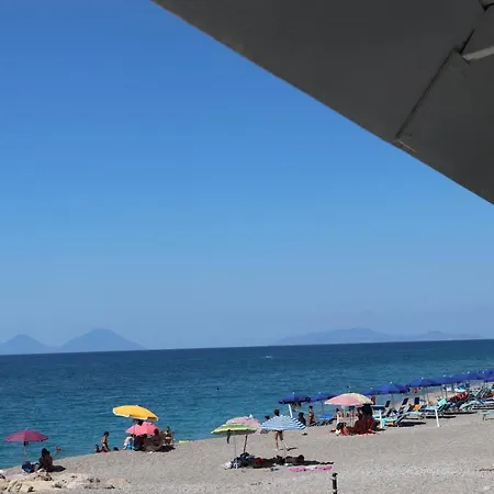 Nyaraló Terrazza Lungomare Caronia Marina